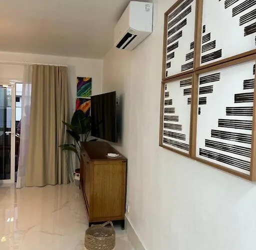 Moderno Apartamento Cerca Al Mar